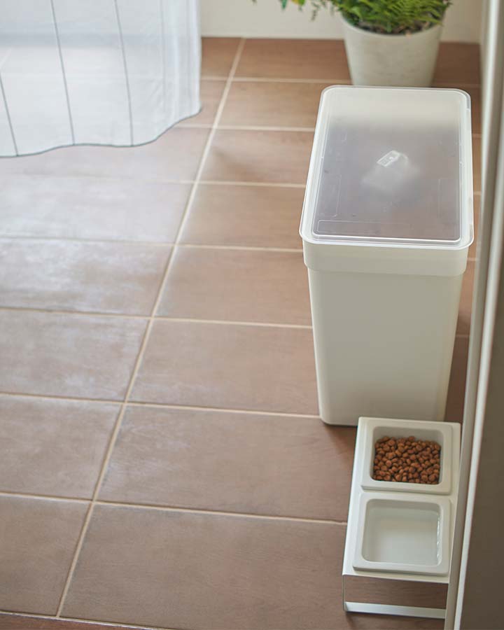 Pet food container - Yamazaki